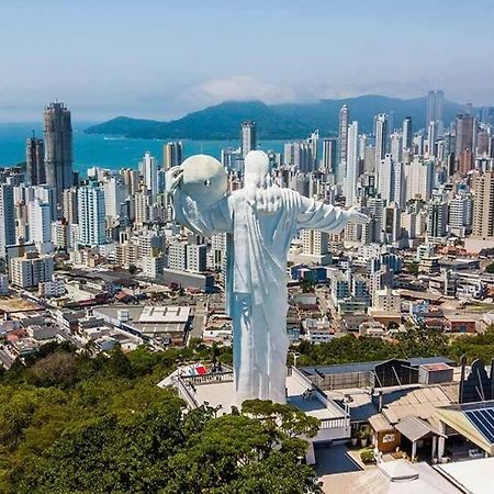 Apto A 100M Da Praia Central Balneario Camboriu Exterior foto