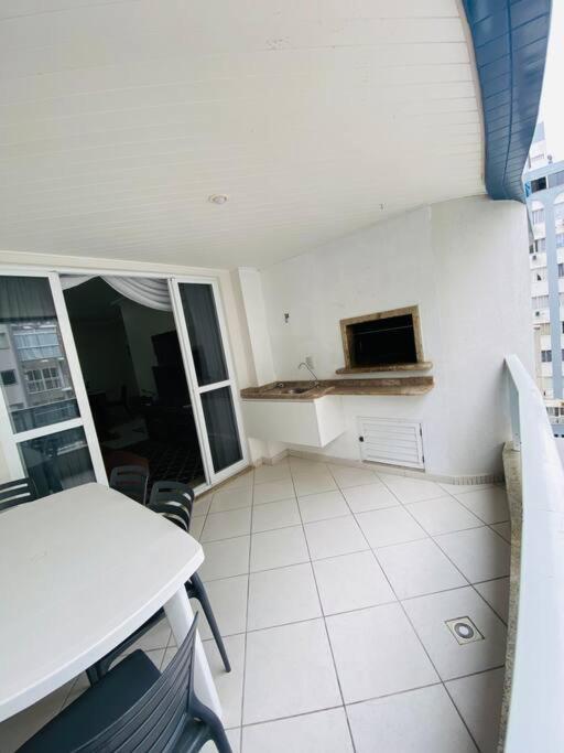 Apto A 100M Da Praia Central Balneario Camboriu Exterior foto