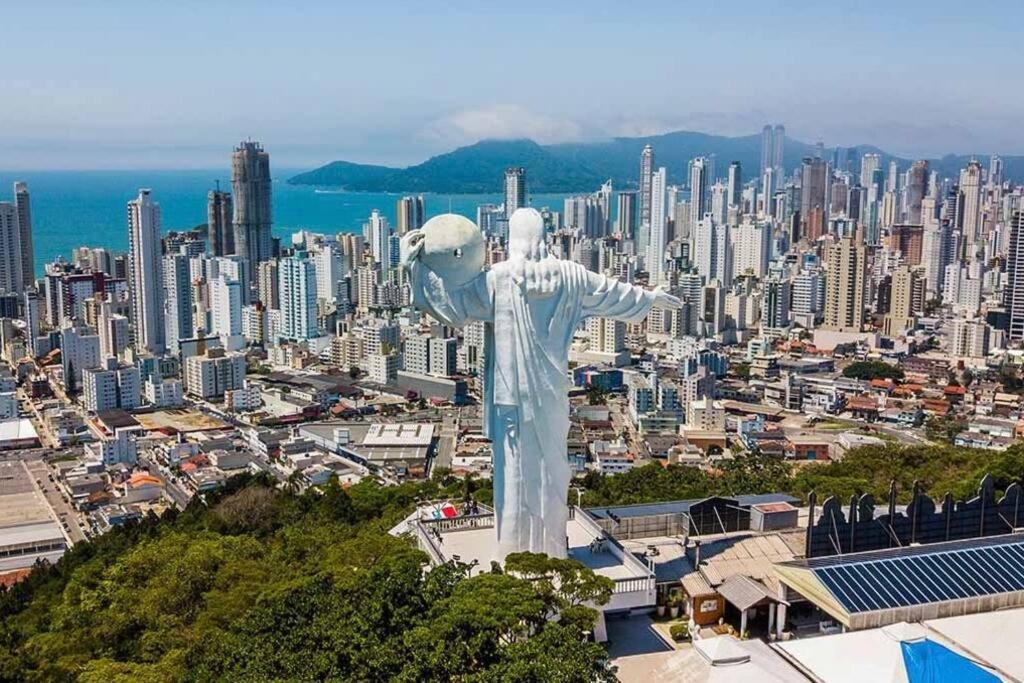Apto A 100M Da Praia Central Balneario Camboriu Exterior foto