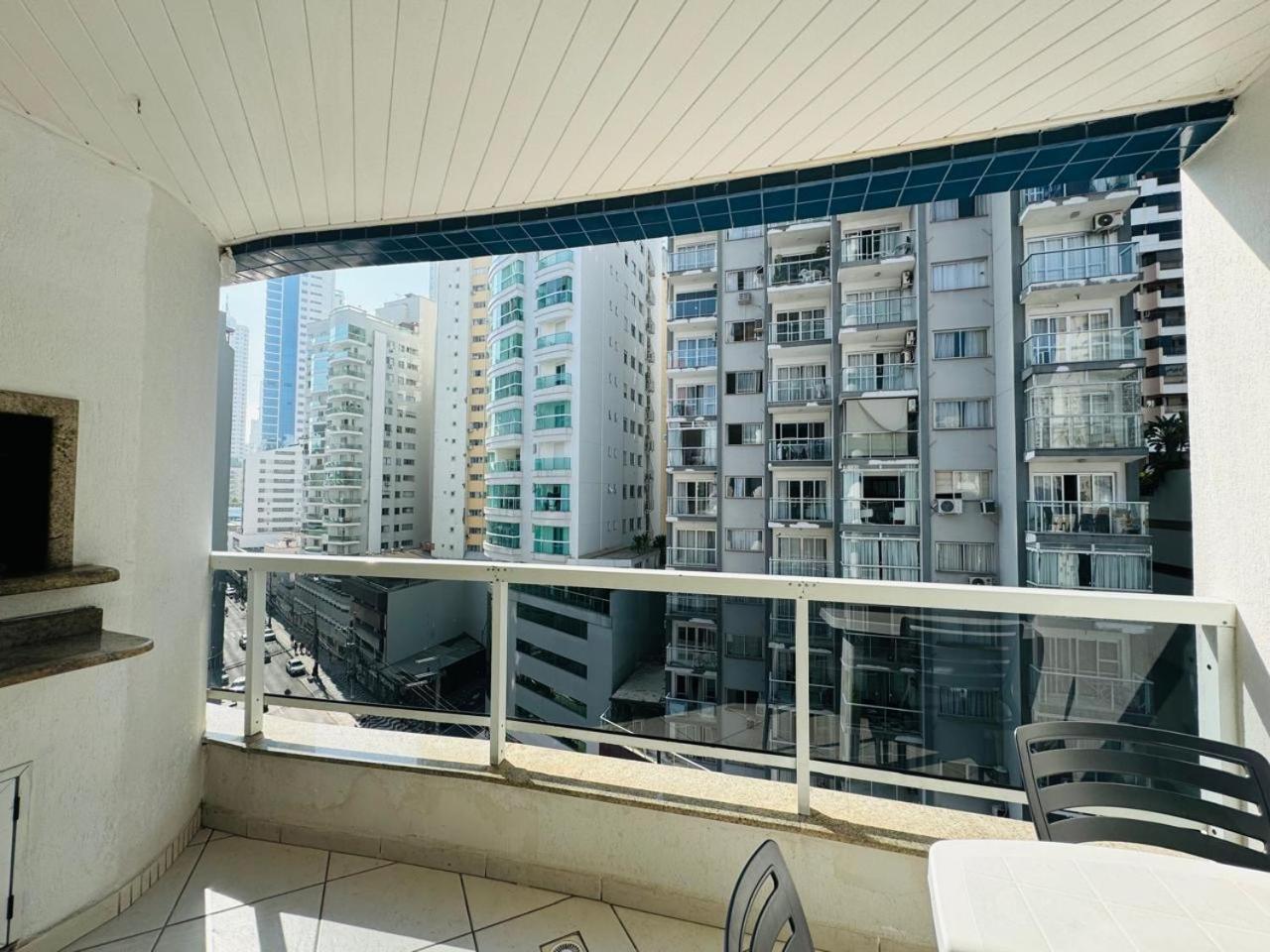 Apto A 100M Da Praia Central Balneario Camboriu Exterior foto